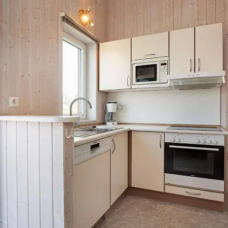 Three-bedroom In 7 Grömitz